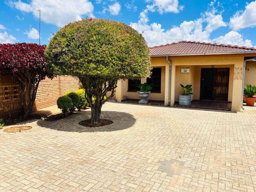 3 Bedroom Property for Sale in Mmabatho North West